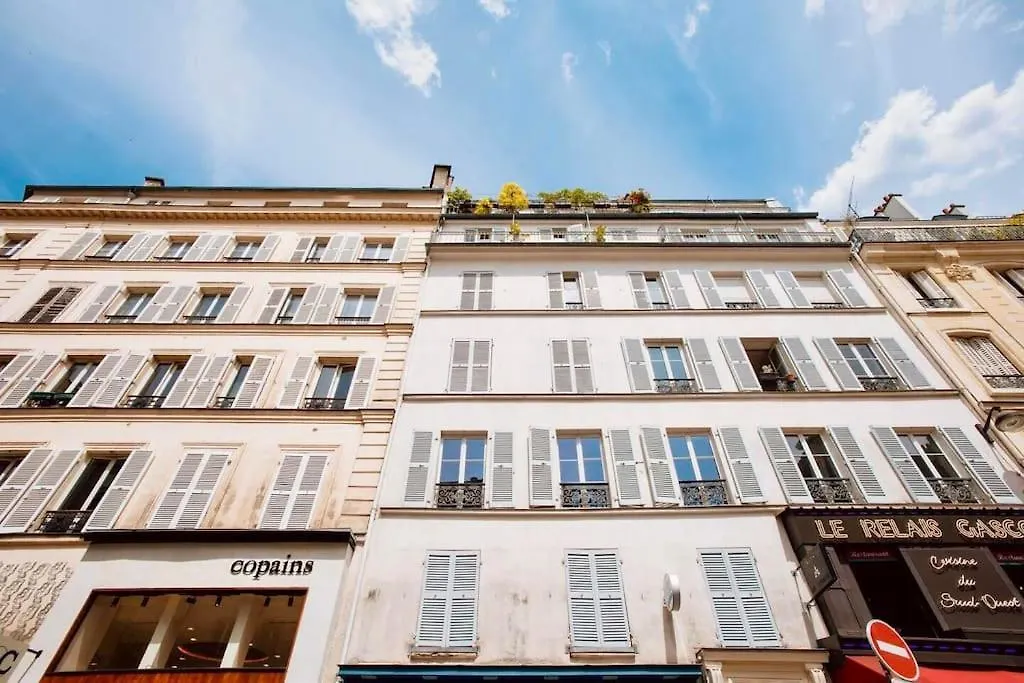 Delight In Montmartre - A True Parisian Apartment Paříž
